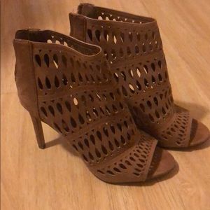 Also zip up heeled booties